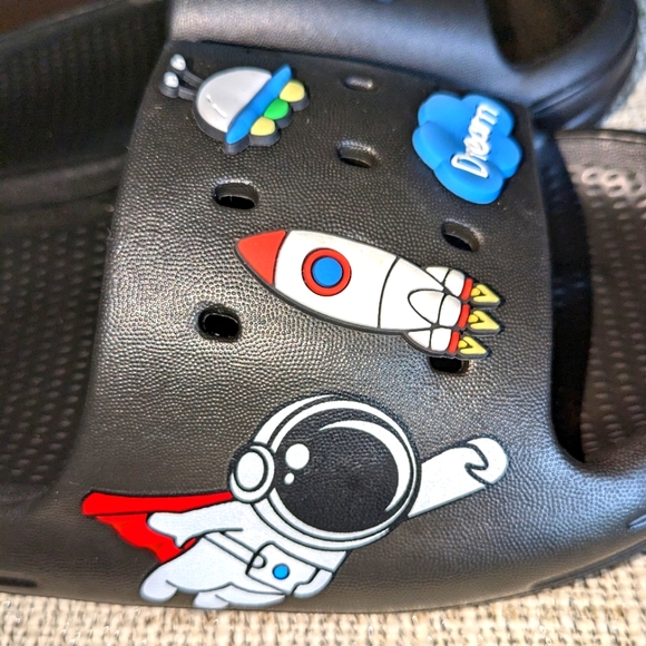 CERYTHRINA Black Slide Sandals Anti-Slip Pillow Slippers Ultra Light Space theme - Picture 5 of 7